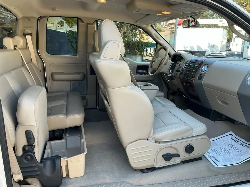 Used 2007 White Ford Lariat image 31