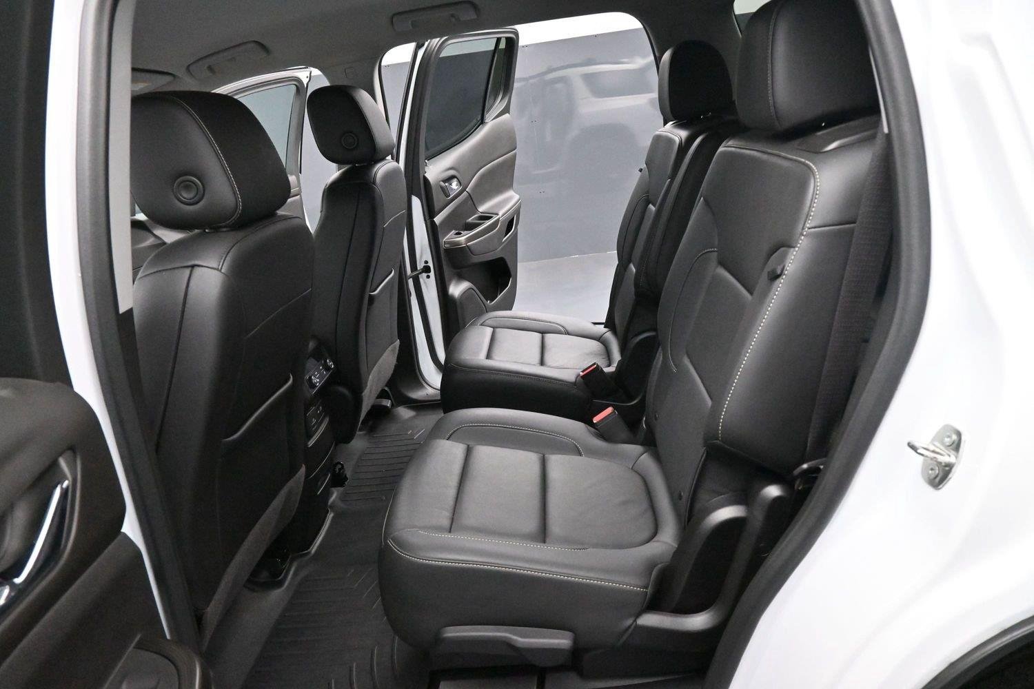 Used 2022 SUMMIT WHITE GMC SLT image 31
