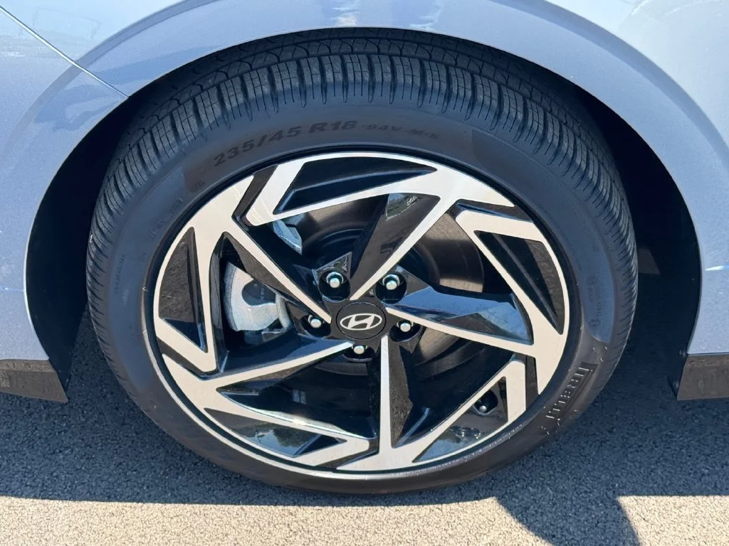 Used 2026 Blue Hyundai SEL Sport image 17