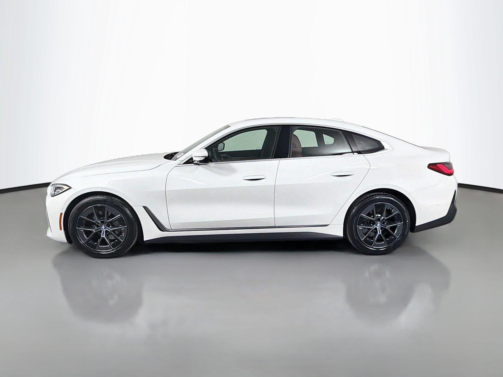 Used 2023 Alpine White BMW eDrive40 image 8
