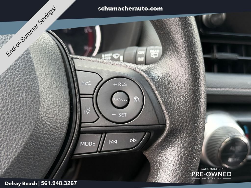 Used 2025  Toyota XLE image 23