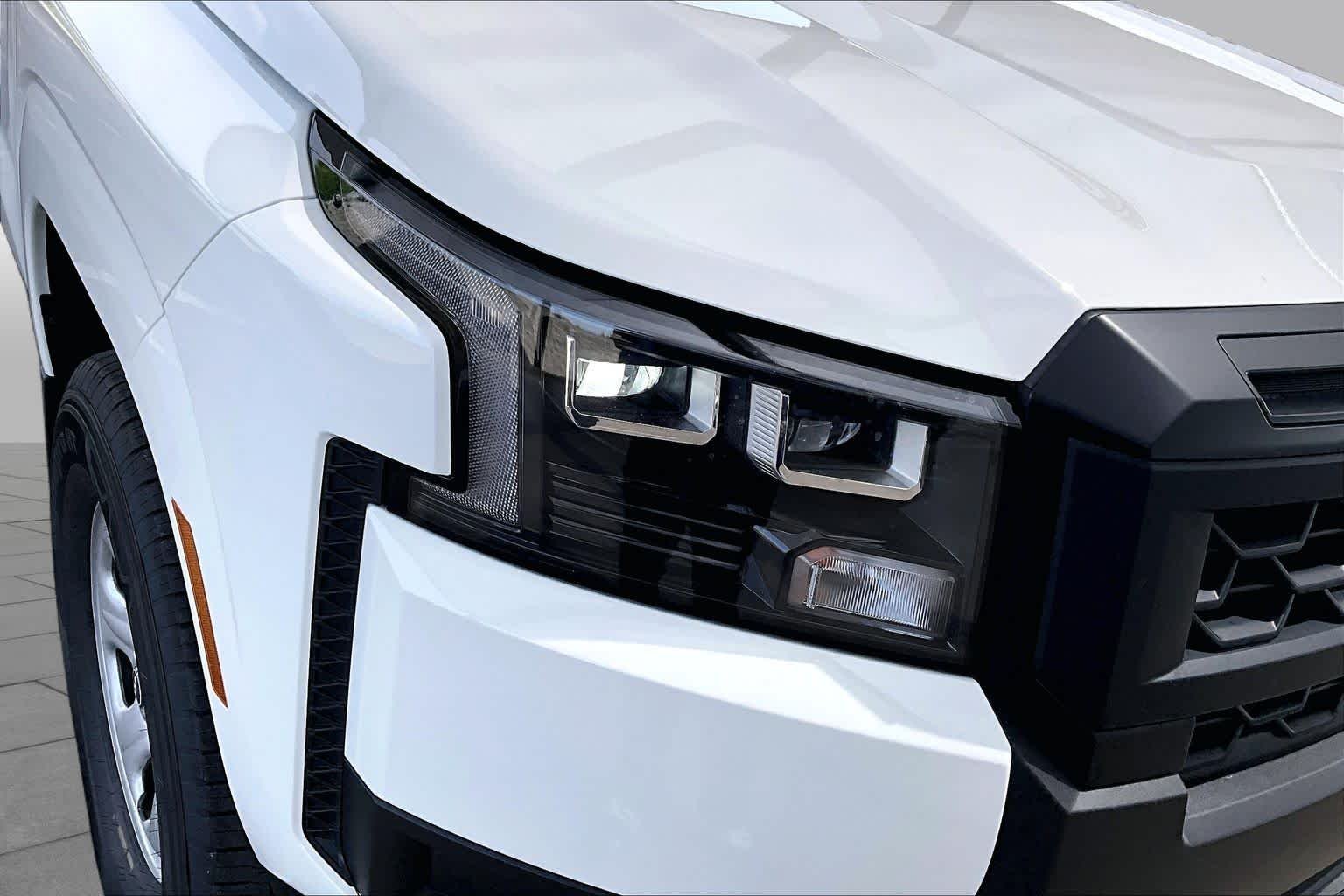 New 2026 Glacier White Nissan S image 18