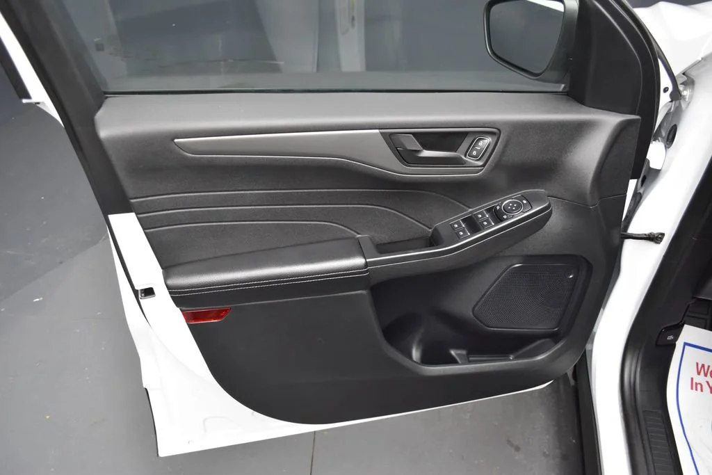 Certified Used 2025 Oxford White Ford Active image 19