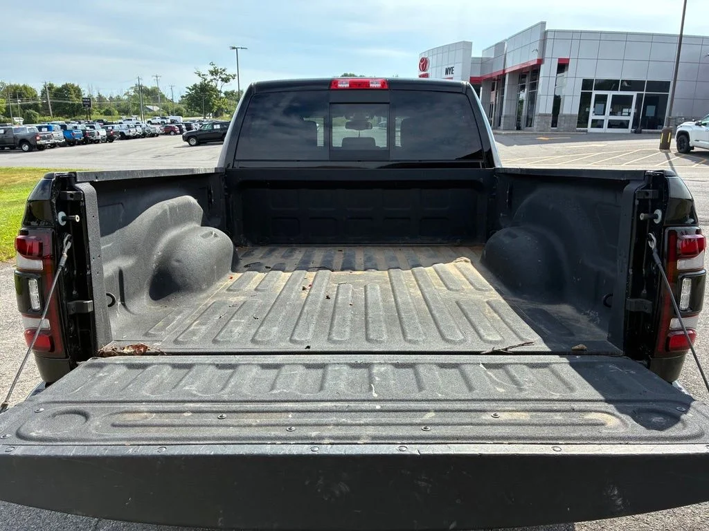 Used 2019 Black Ram Laramie image 11
