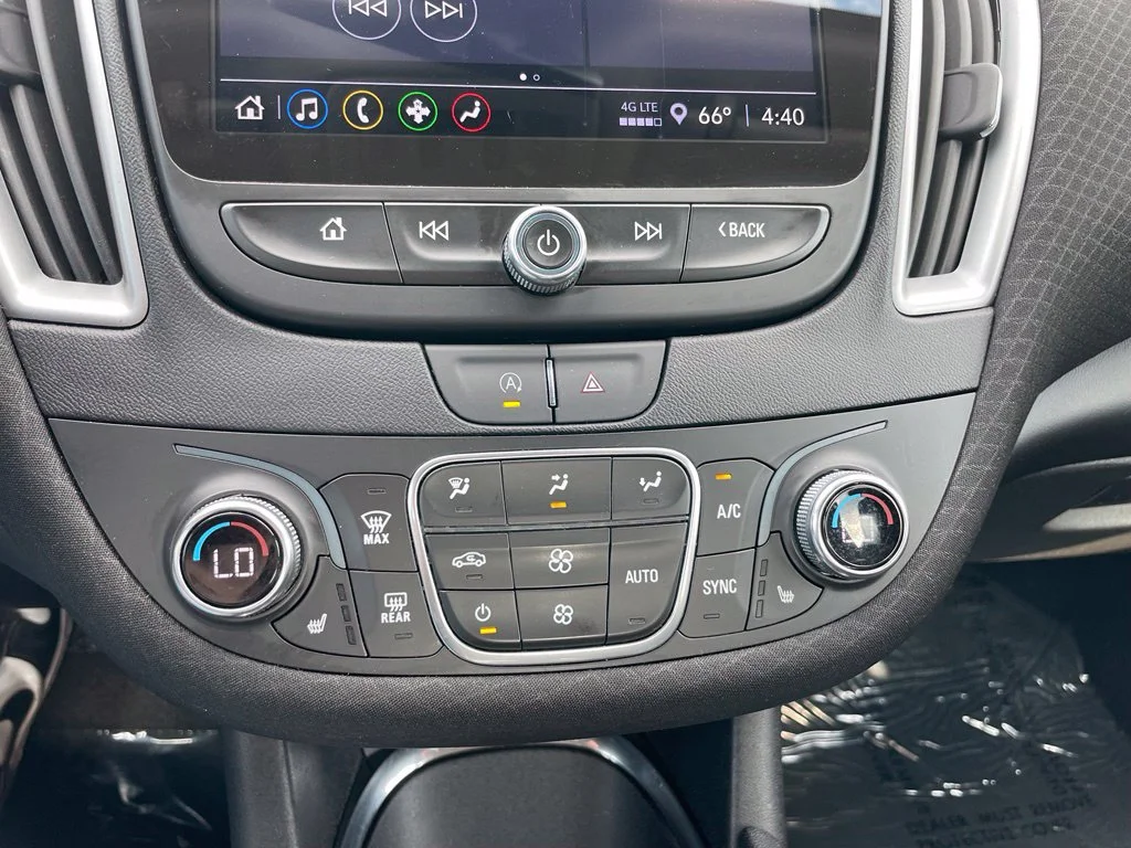 Used 2024 Summit White Chevrolet LT image 11