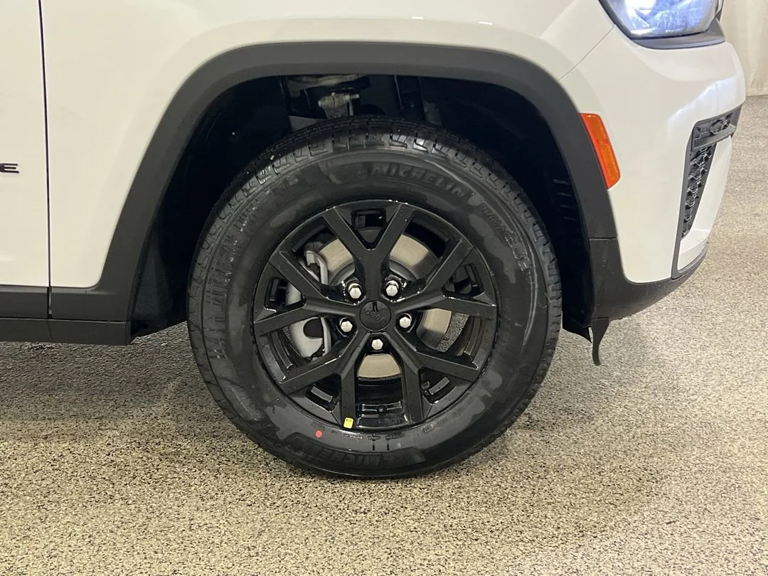 2026 Jeep Grand Cherokee Laredo - Photo 10