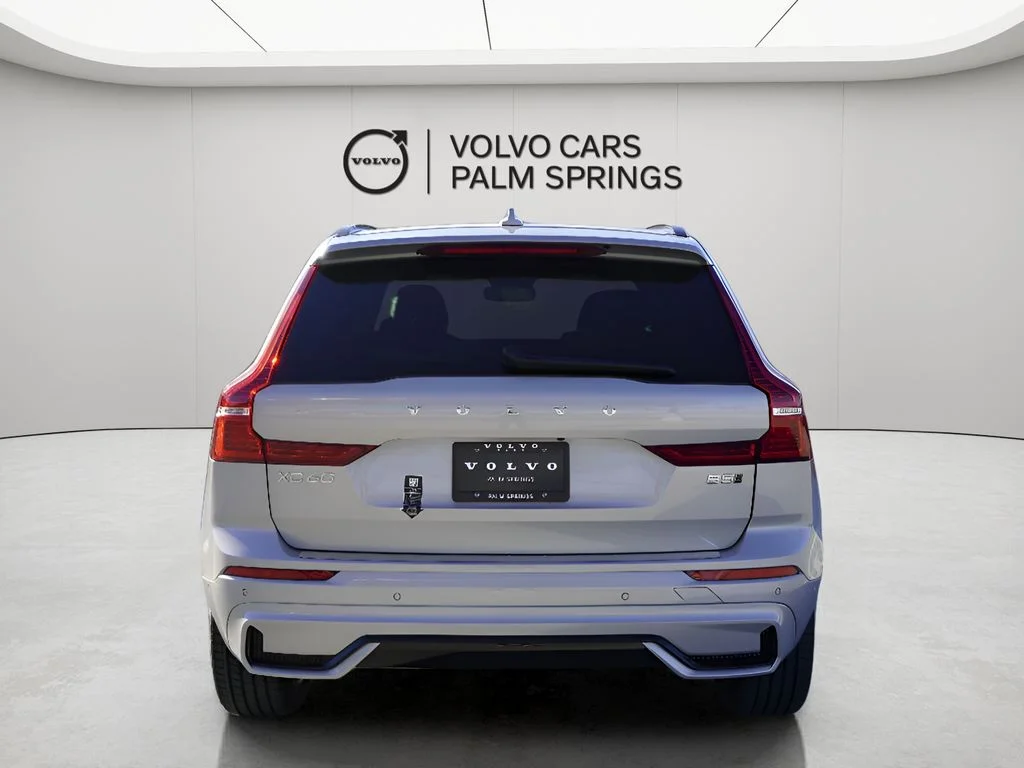 2025 Volvo XC60 Plus - Photo 7