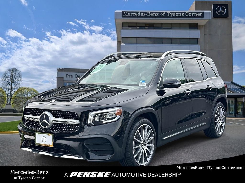 Used 2023  Mercedes-Benz GLB 250 image 1