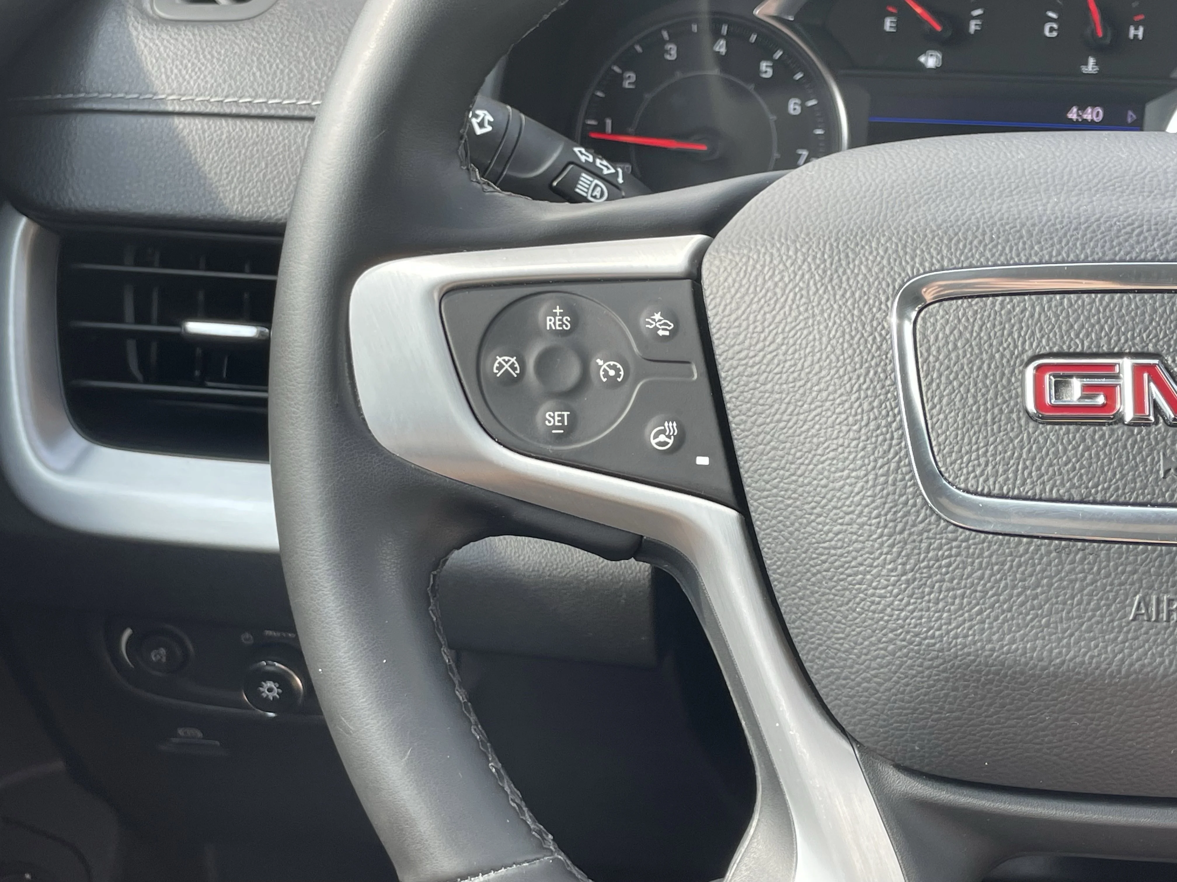 Used 2023 Marine Metallic GMC SLT image 18