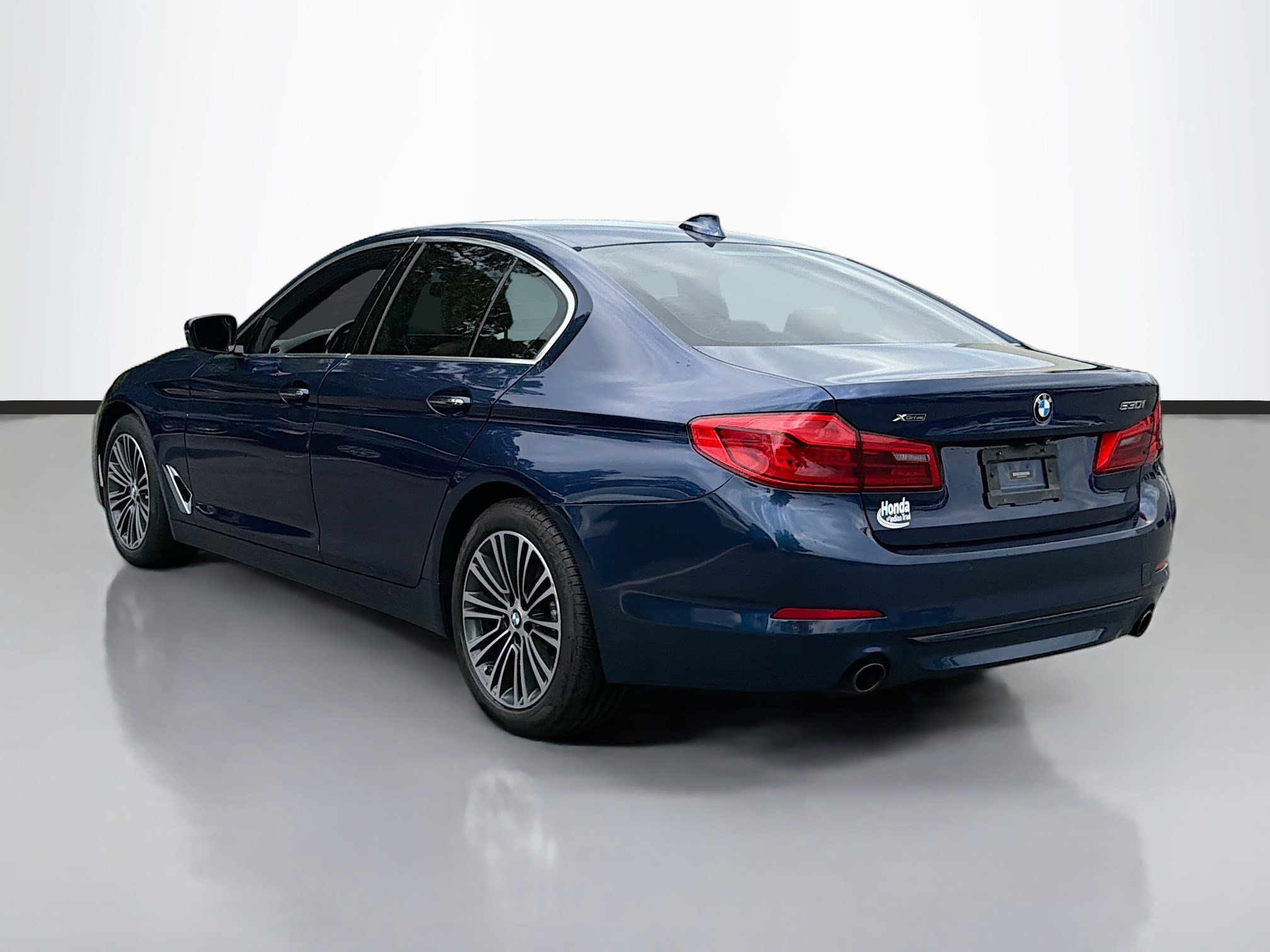 Used 2017 Mediterranean Blue Metallic BMW 530i xDrive image 7