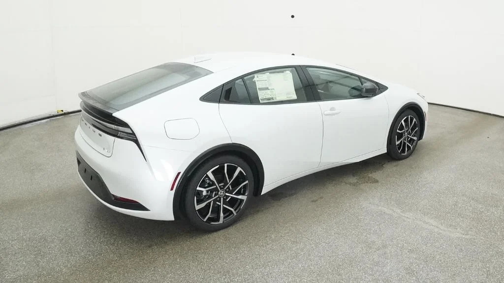 2025 Toyota Prius XSE - Photo 30