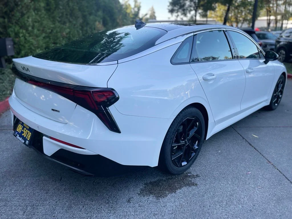 Used 2022 Wolf Gray Kia GT-Line image 4