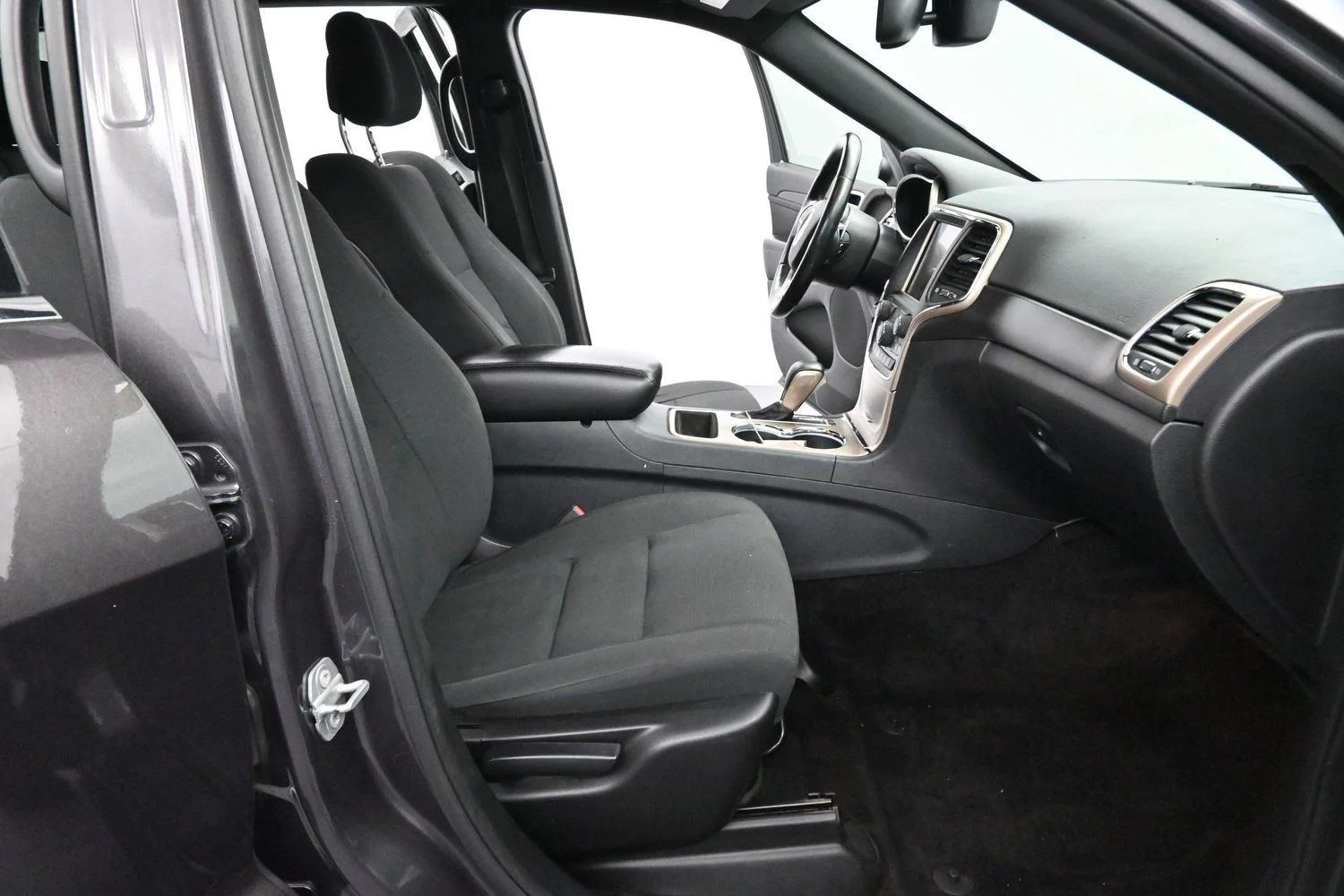 Used 2016  Jeep  image 26
