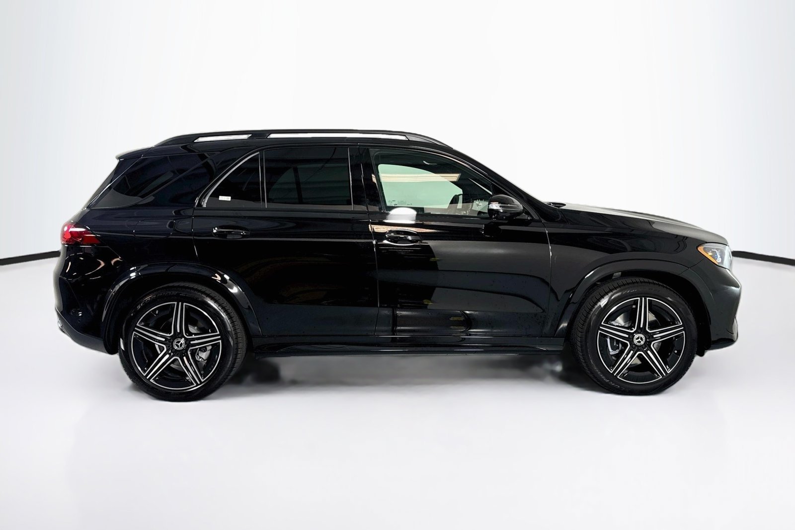 New 2027 Black Mercedes-Benz GLE 350 image 4