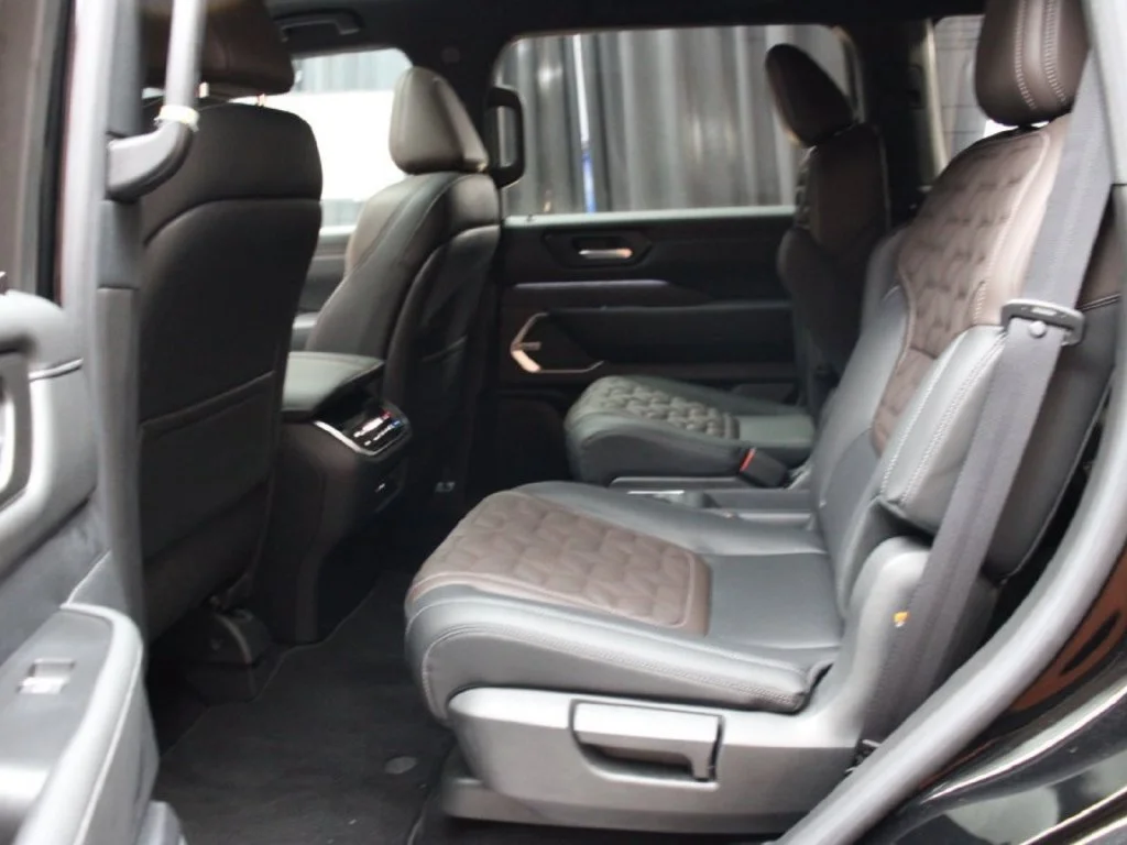 New 2026 Super Black Nissan Platinum image 21