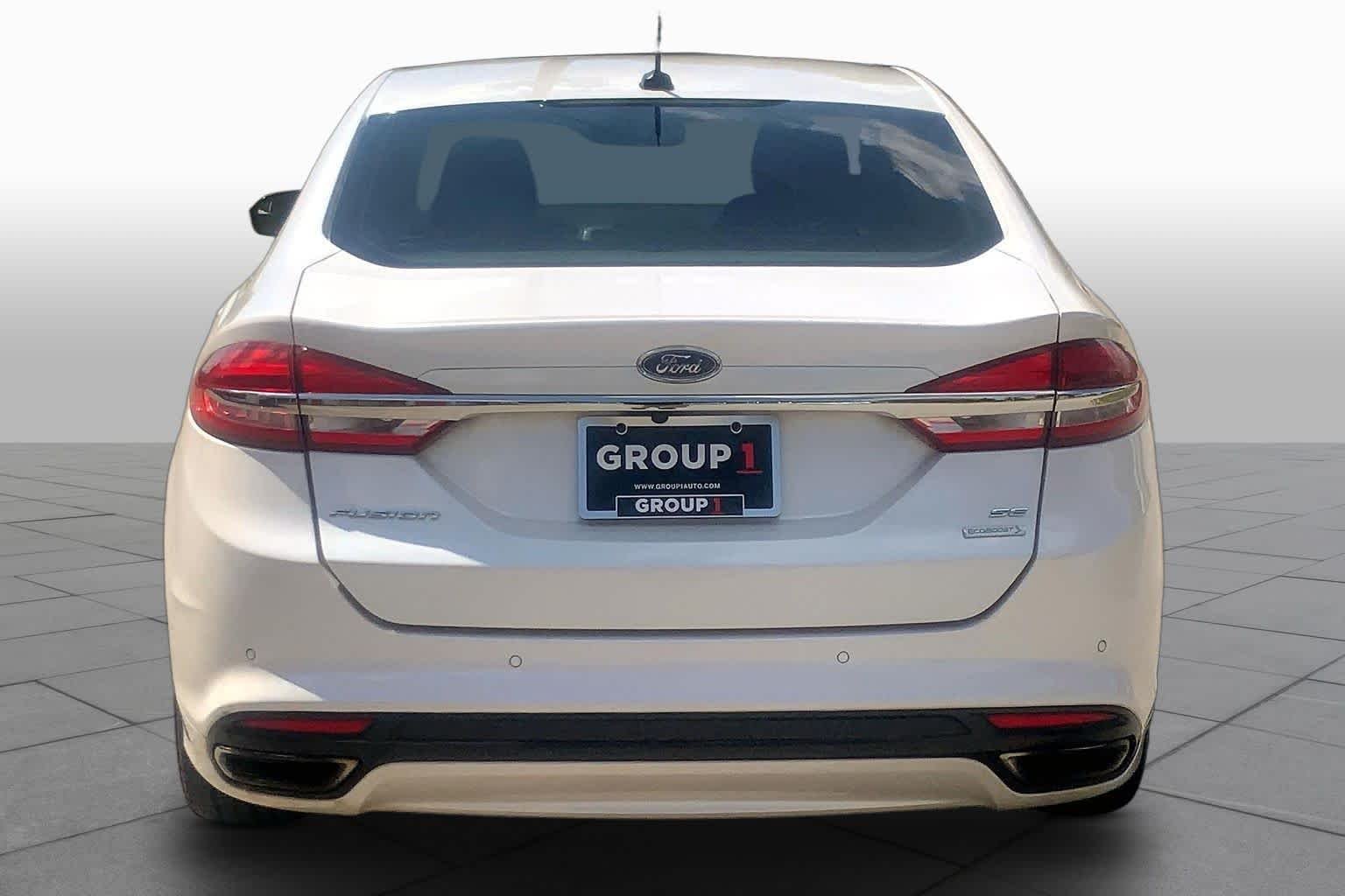 Used 2017 White Platinum Metallic Tri-Coat Ford SE image 5