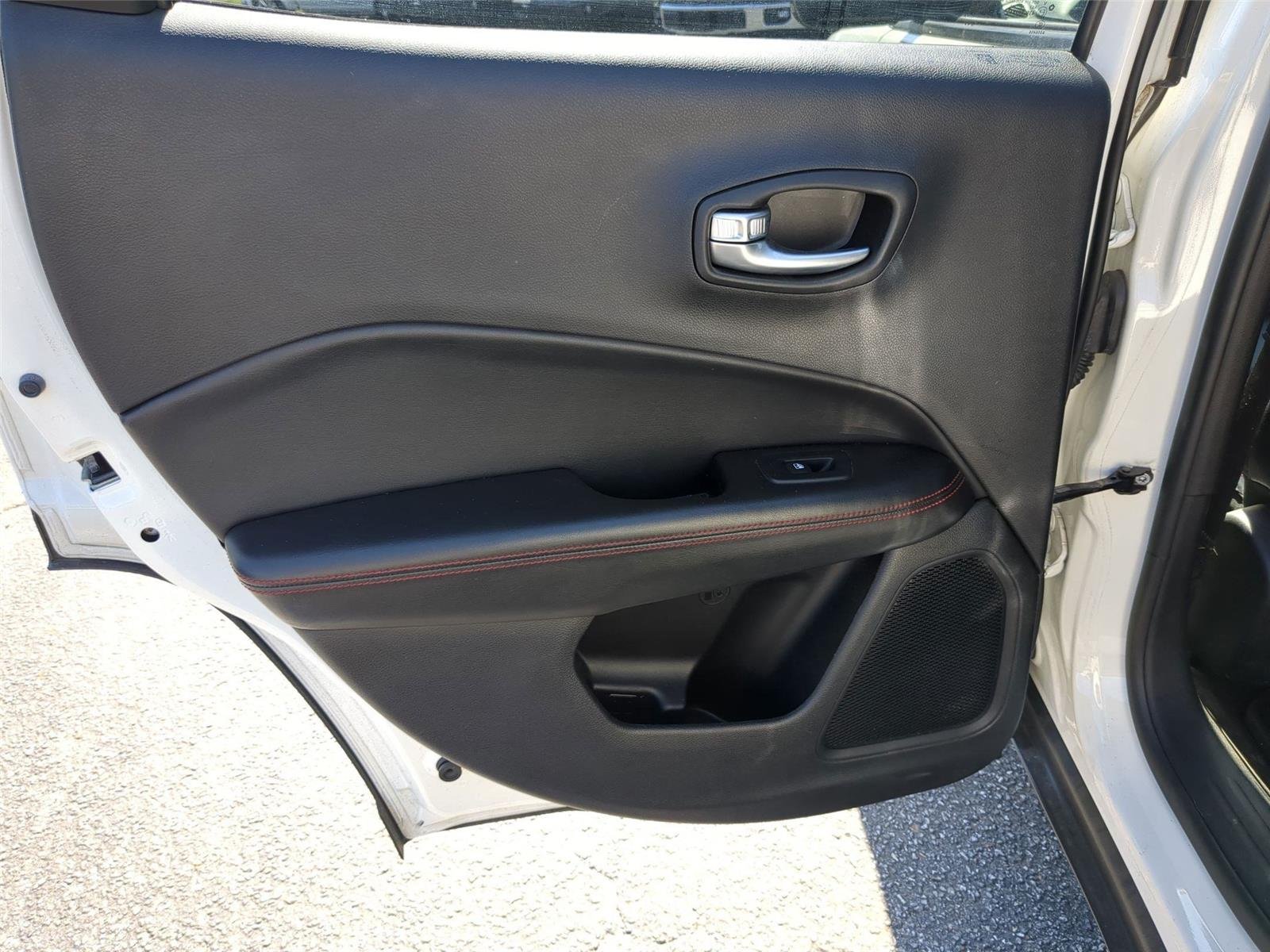 Used 2019 White Clearcoat Jeep Trailhawk image 30