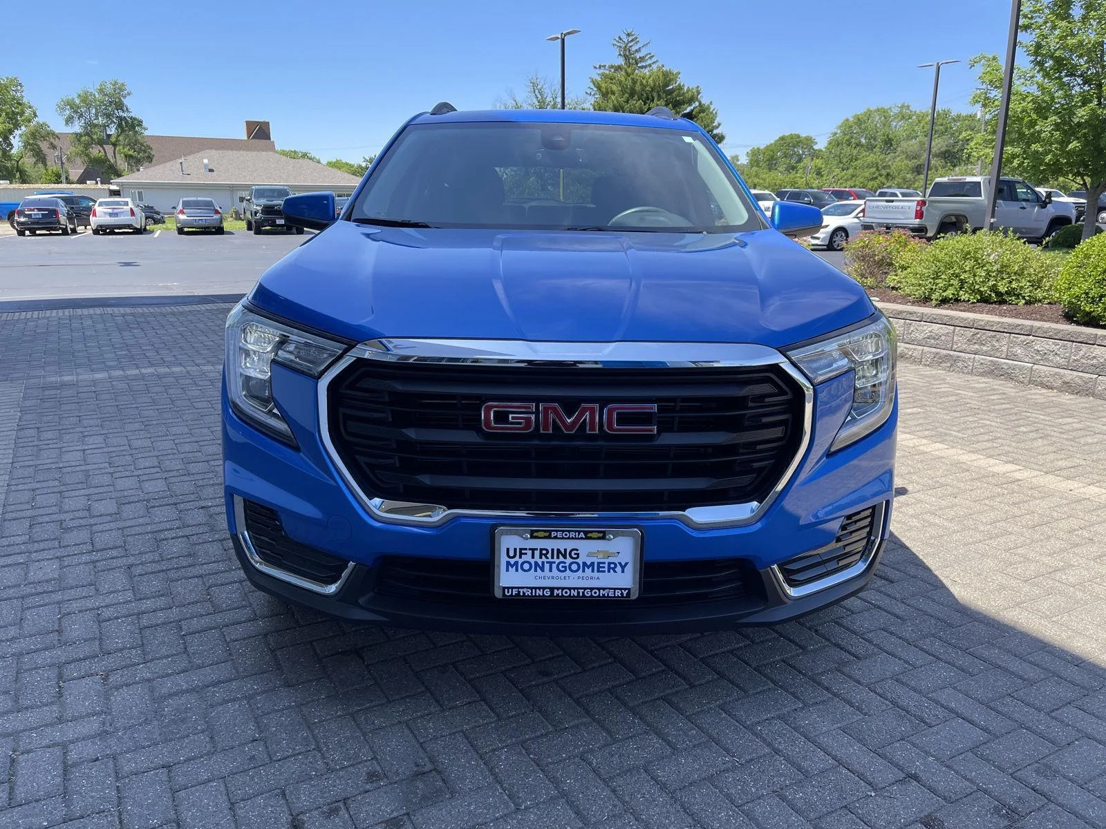 Used 2024 Riptide Metallic GMC SLE image 8