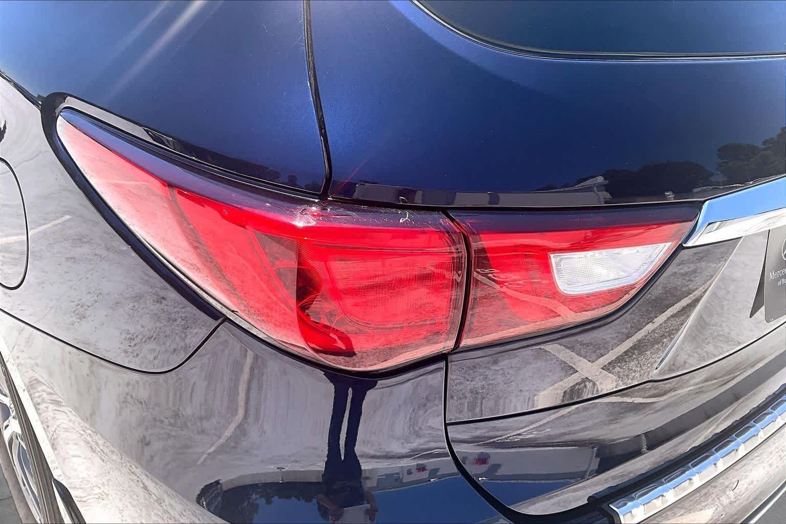 Used 2017 Hermosa Blue INFINITI  image 28