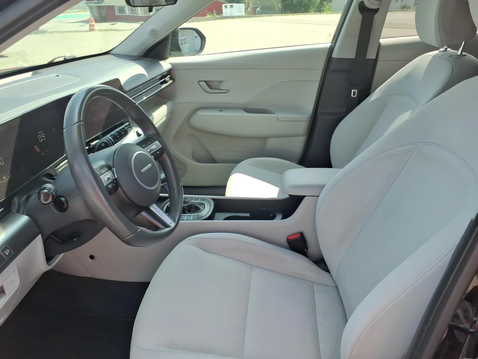 Used 2025 Abyss Black Hyundai SEL image 14
