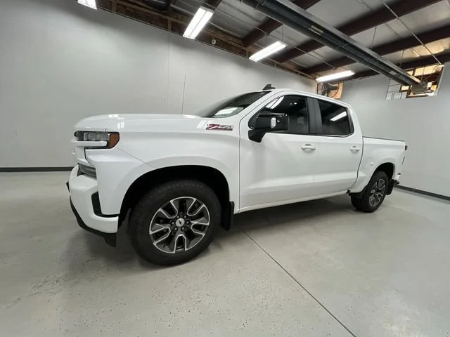 Certified Used 2020 SUMMIT WHITE Chevrolet RST image 5