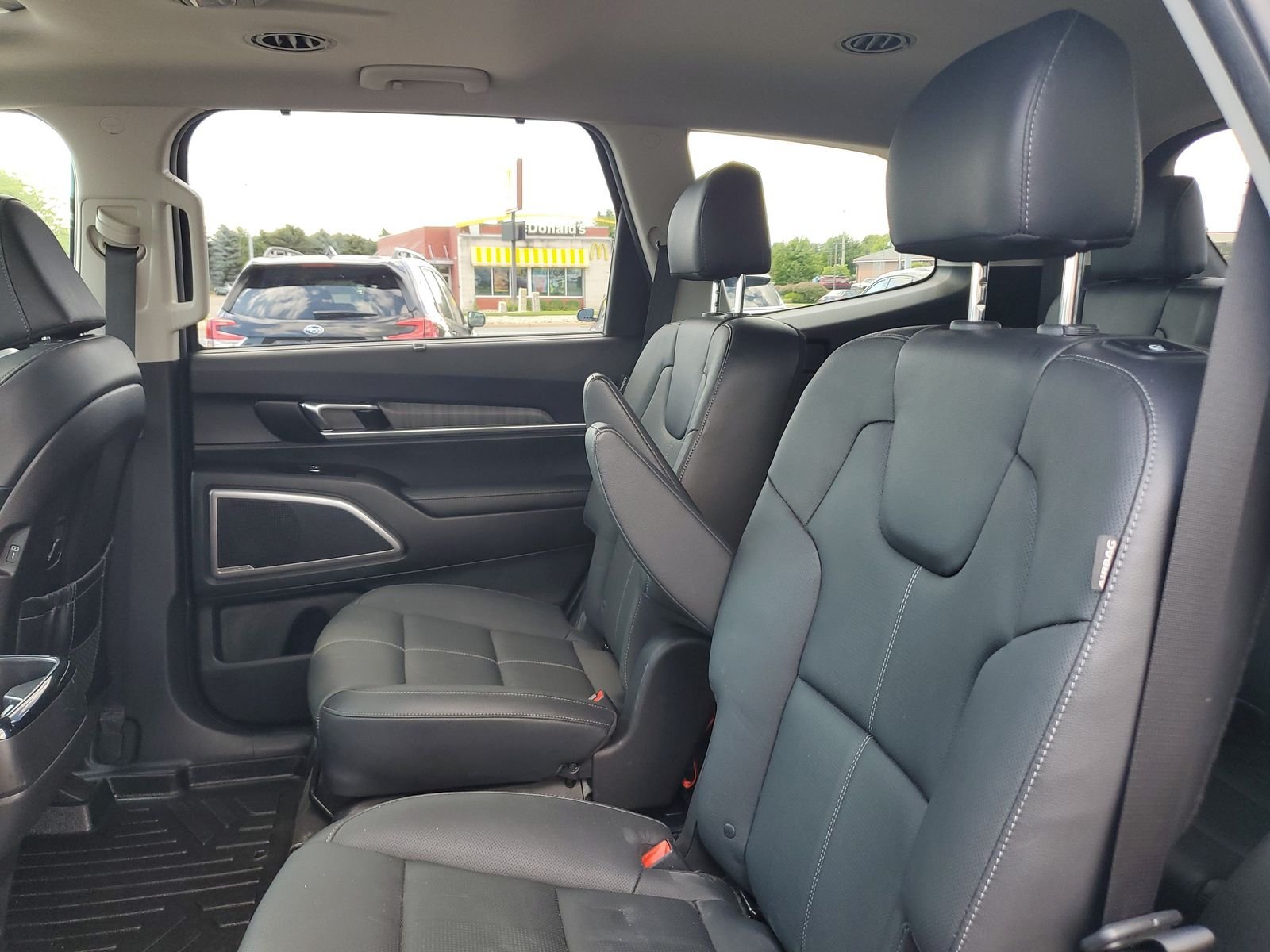 Used 2023 Black Kia EX image 9