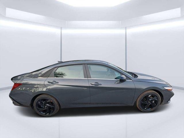 New 2026 Gray Hyundai SEL Sport image 2
