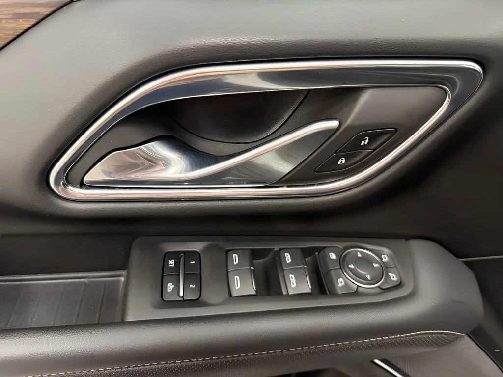 Used 2023 White Chevrolet Premier image 10
