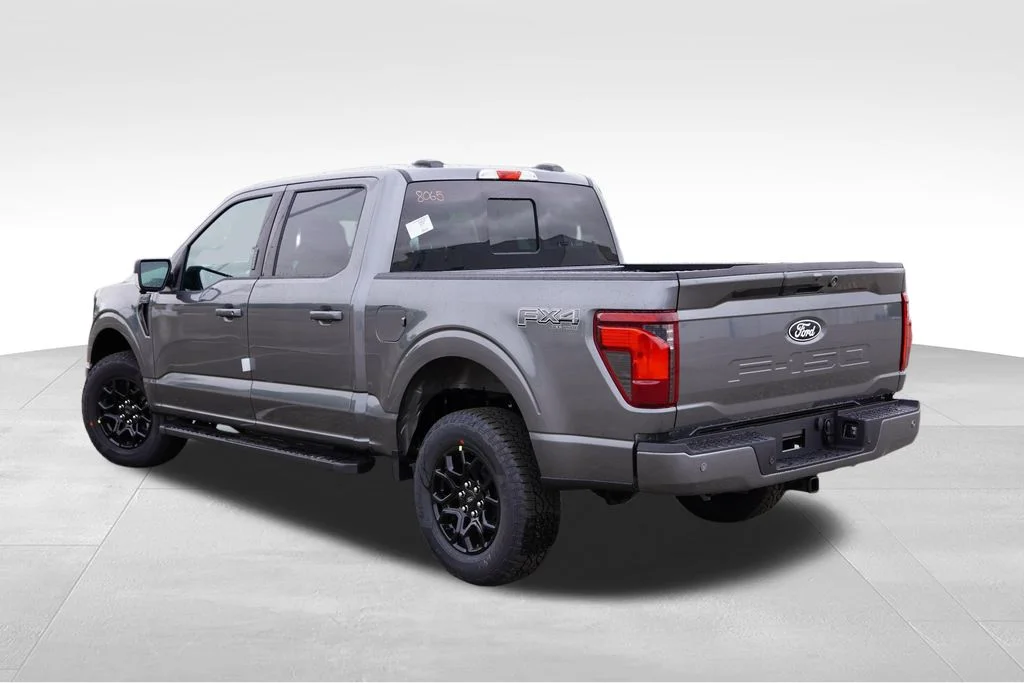 New 2026 Carbonized Gray Metallic Ford XLT image 5