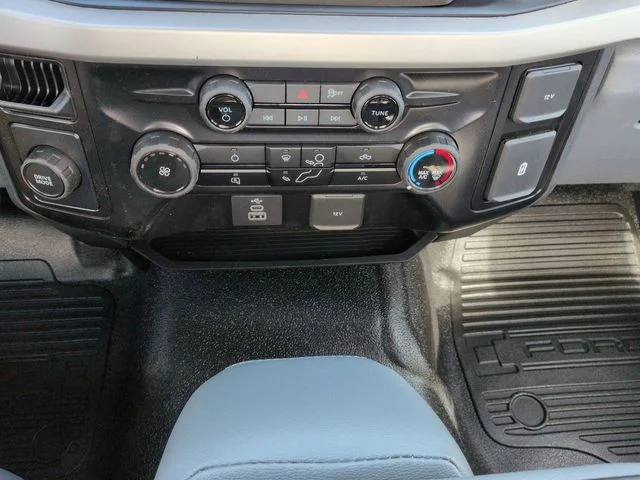 New 2026 Oxford White Ford F-450® XL image 17