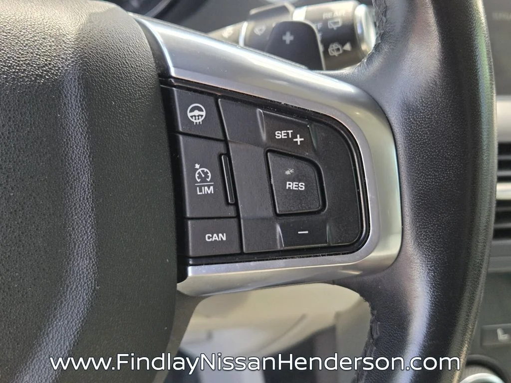 Used 2019  Land Rover HSE image 25