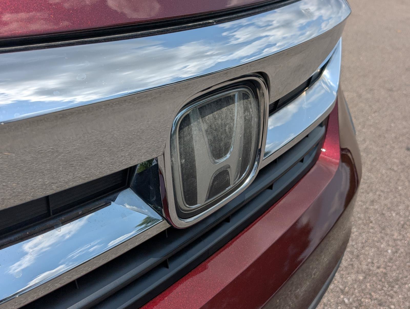 Used 2020 Burgundy Honda Touring 7-Passenger image 5