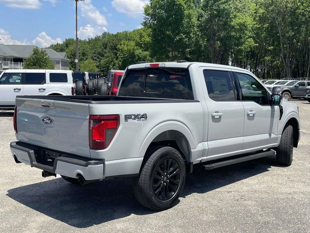 New 2026 White Ford XLT image 3
