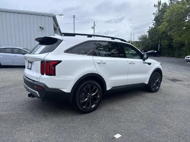 Used 2023 White Kia X-Line SX Prestige image 5