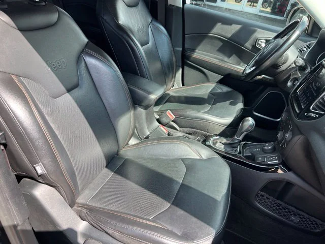 Used 2019 Black Jeep Limited image 27
