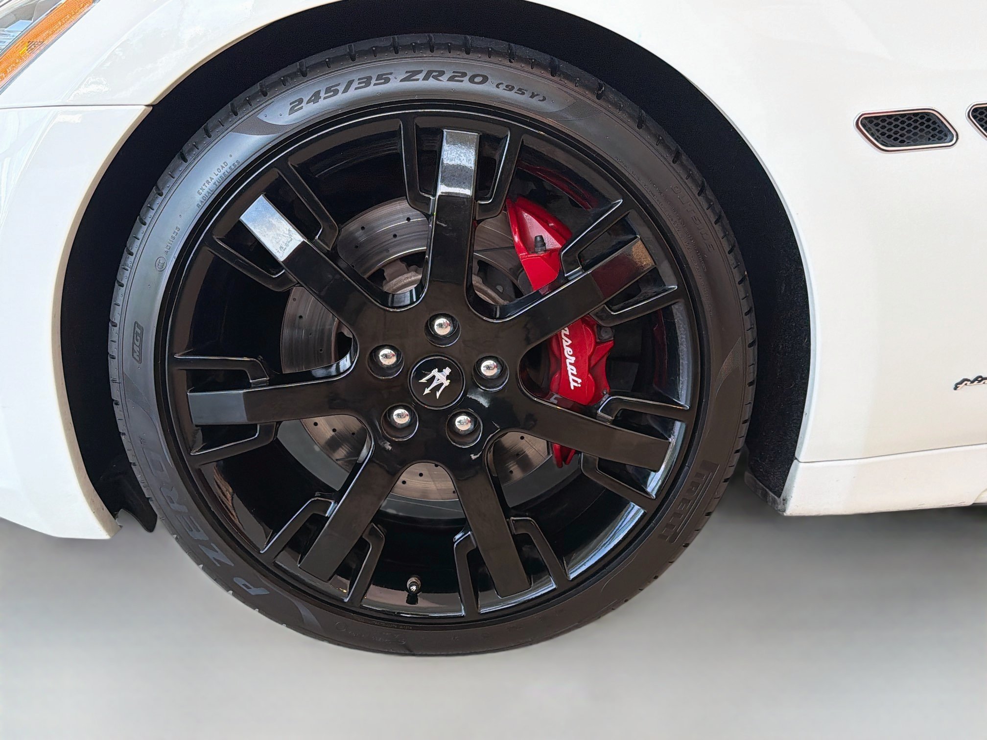 Used 2018 Bianco Fuji Special Matt Maserati Sport image 40