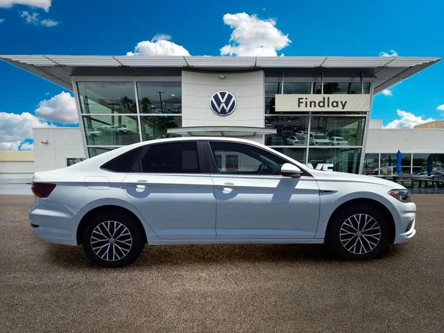 Used 2019 White Volkswagen SEL image 3