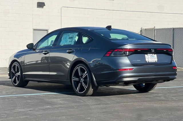 New 2026 Meteorite Gray Metallic Honda SE image 6