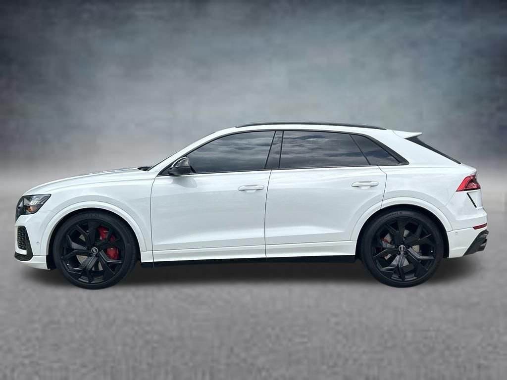 Used 2024  Audi 4.0T image 2