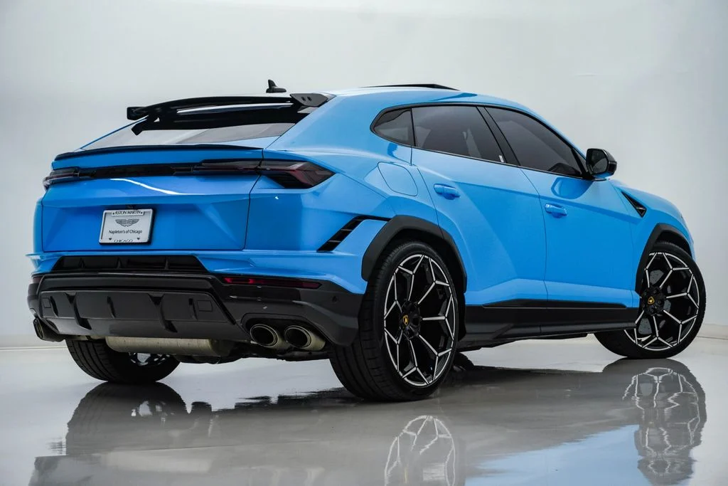 Used 2024 Blu Cepheus Metallic Lamborghini Performante image 10