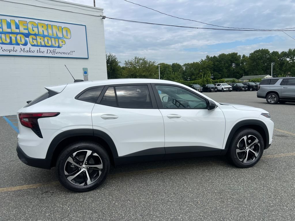 2026 Chevrolet Trax RS - Photo 3