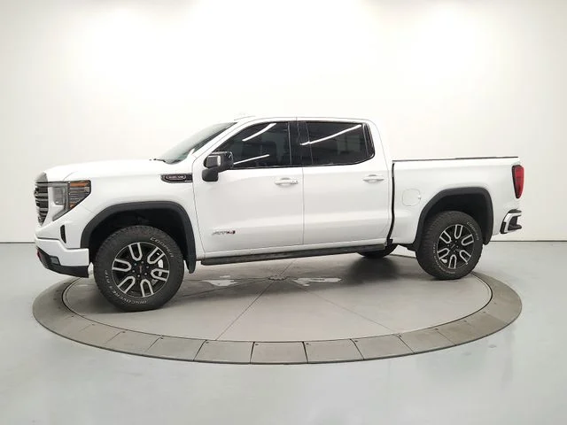 Used 2022 White GMC AT4 image 4