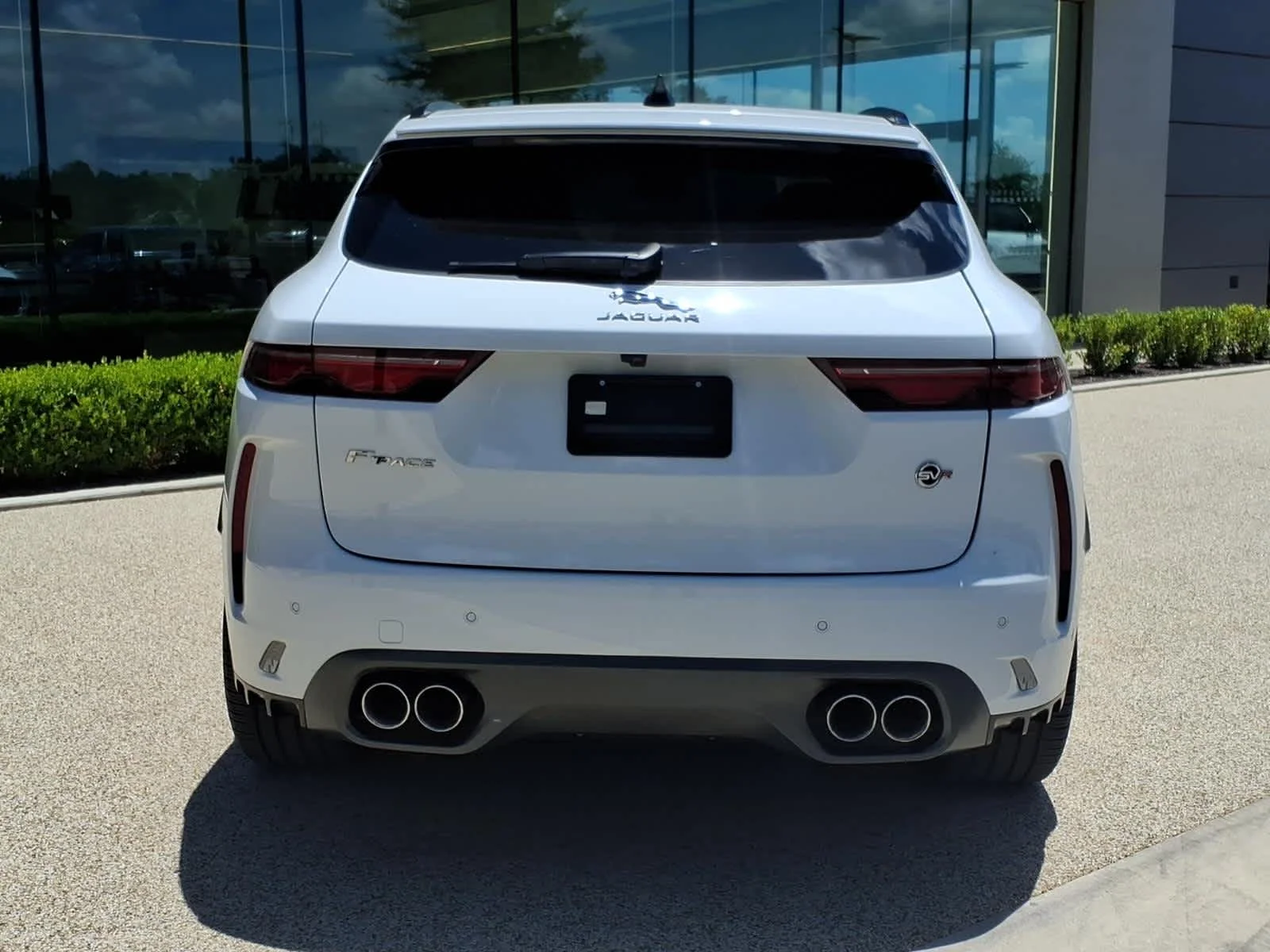 Certified Used 2022 Fuji White Jaguar SVR image 5