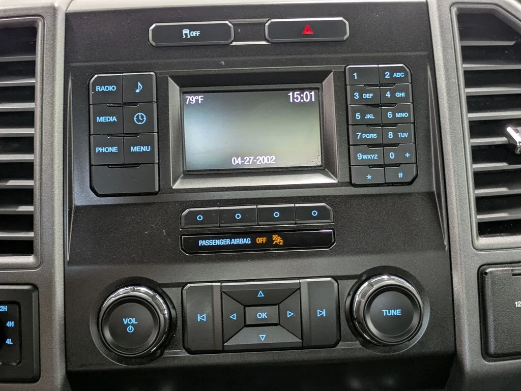 Used 2019 White Ford XL image 11