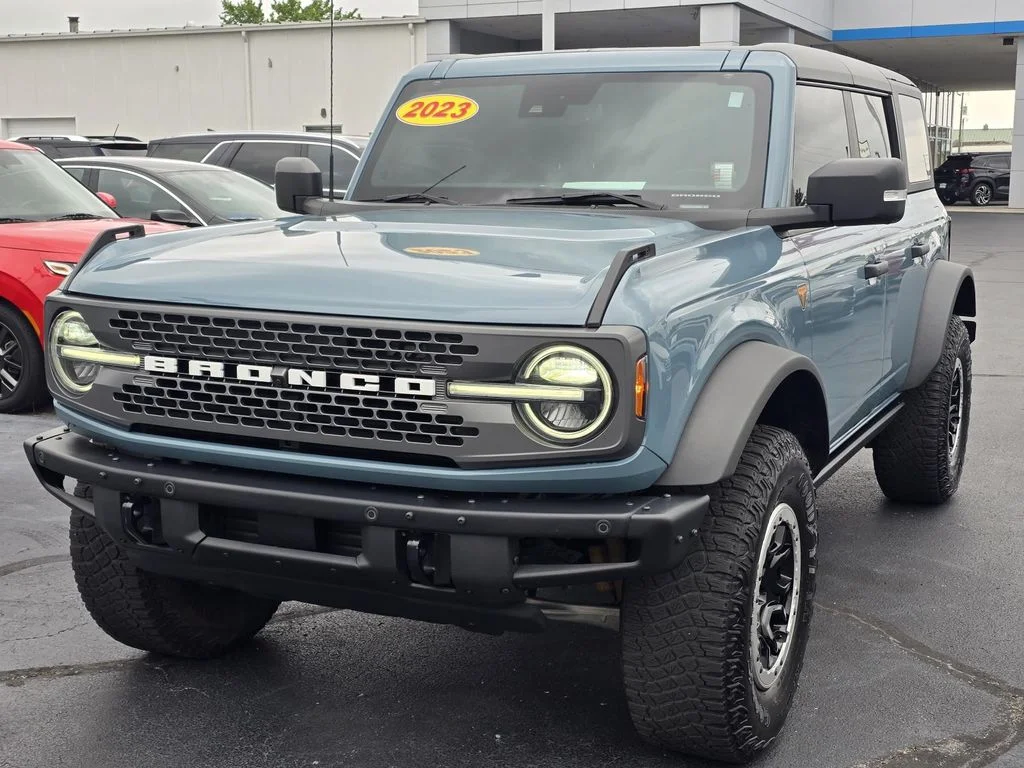 Used 2023 Blue Ford Badlands image 3