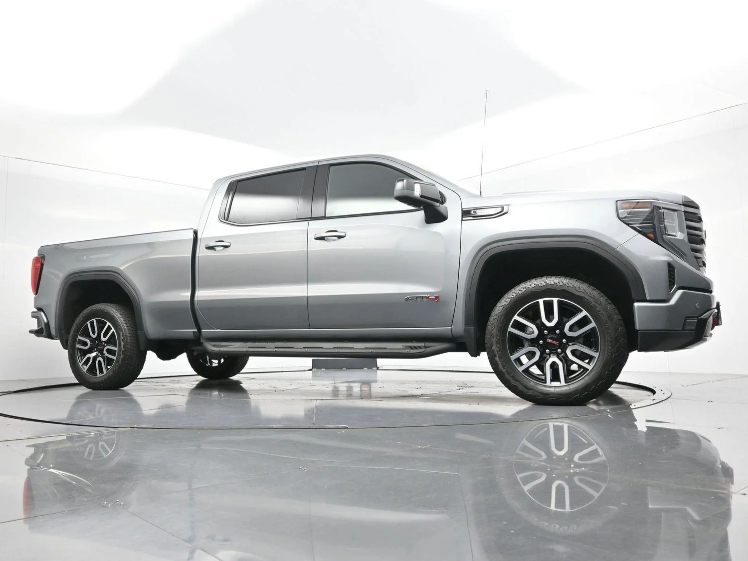 Used 2025 Sterling Metallic GMC AT4 image 46