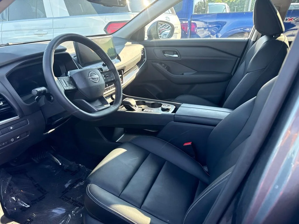Used 2026 Gray Nissan SL image 3