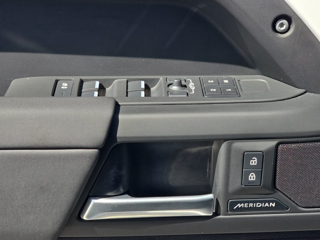 Certified Used 2025 White Land Rover S image 28