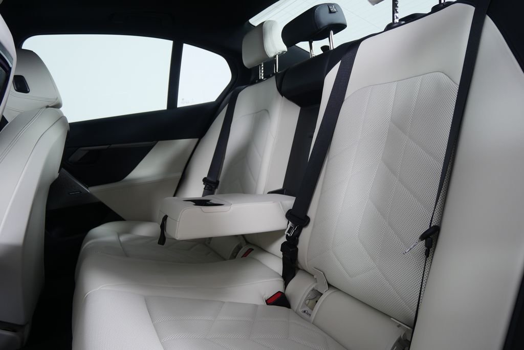 2026 BMW 5 Series 530i - Photo 15