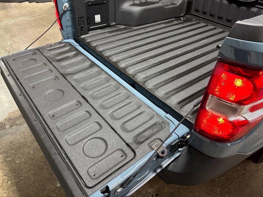 Used 2022  Ford XL image 31